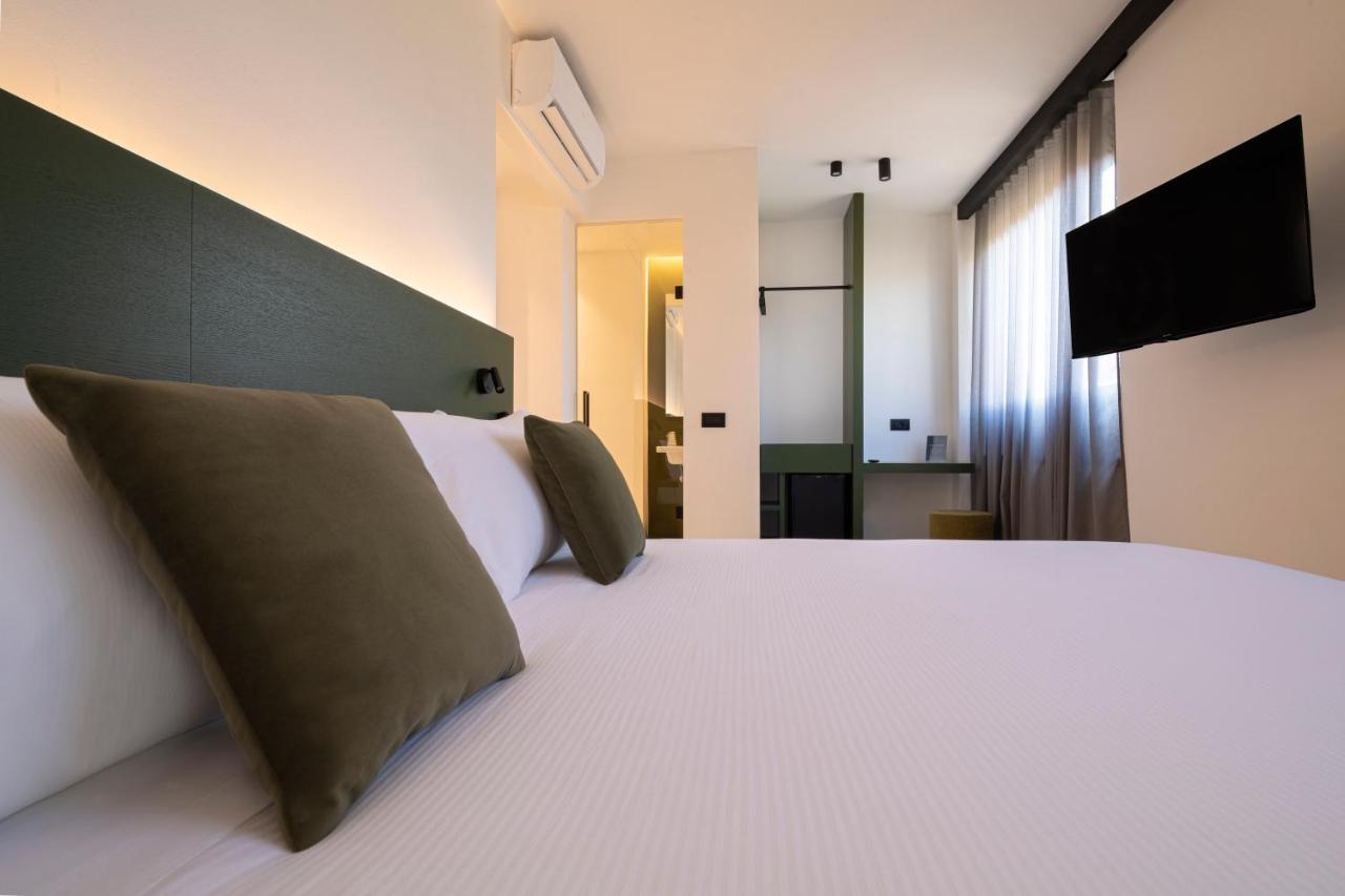 The City Hotel อังโกนา ภายนอก รูปภาพ