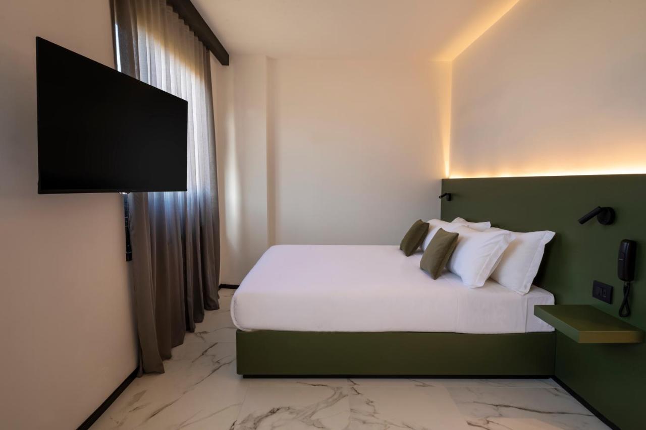 The City Hotel อังโกนา ภายนอก รูปภาพ